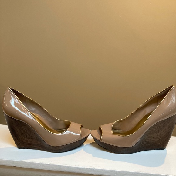 Jessica Simpson Platforms. Beige size 9 1/2 - Picture 3 of 8